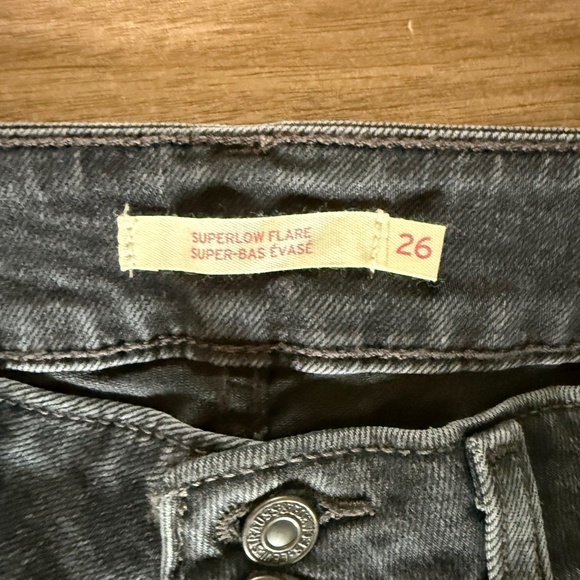 Levi’s | Size 26 | Superlow Flare | Washed Black - Picture 7 of 8